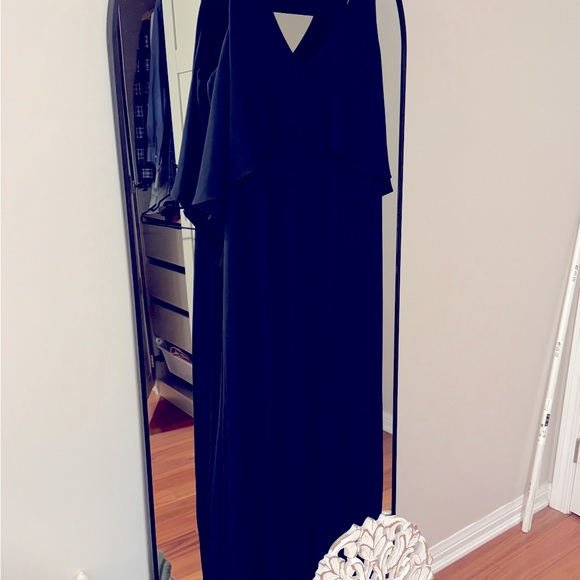 Long black event dress - Picture 2 of 3